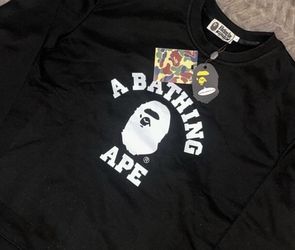 bape (black sweater long sleeve) size large