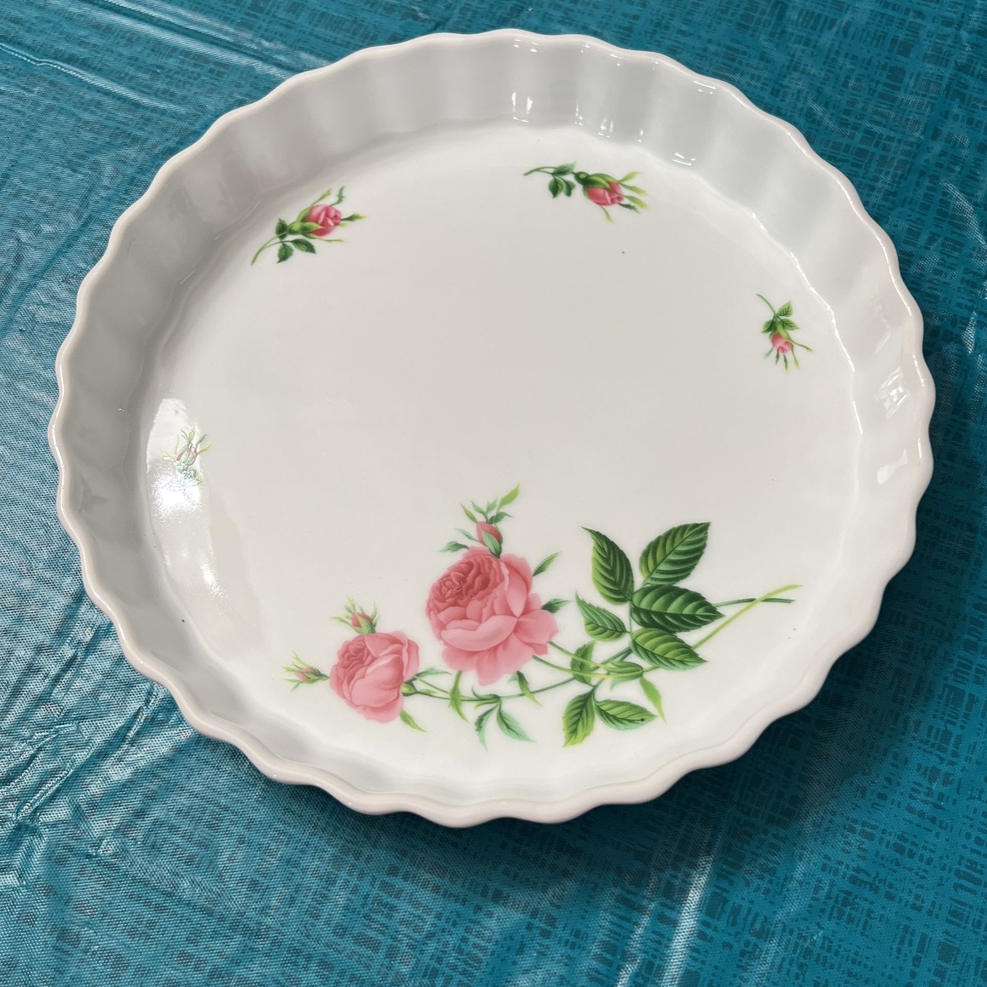 Vintage decorative tort pan porcelain with roses