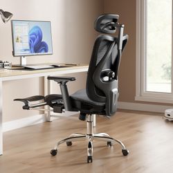 Ergonomic Office Chair, Adjustable Headrest and Retractable Footrest