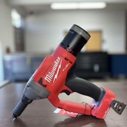 Milwaukee M18 FUEL ONE-KEY 18-Volt Lithium-Ion Cordless Rivet Tool (Tool-Only)