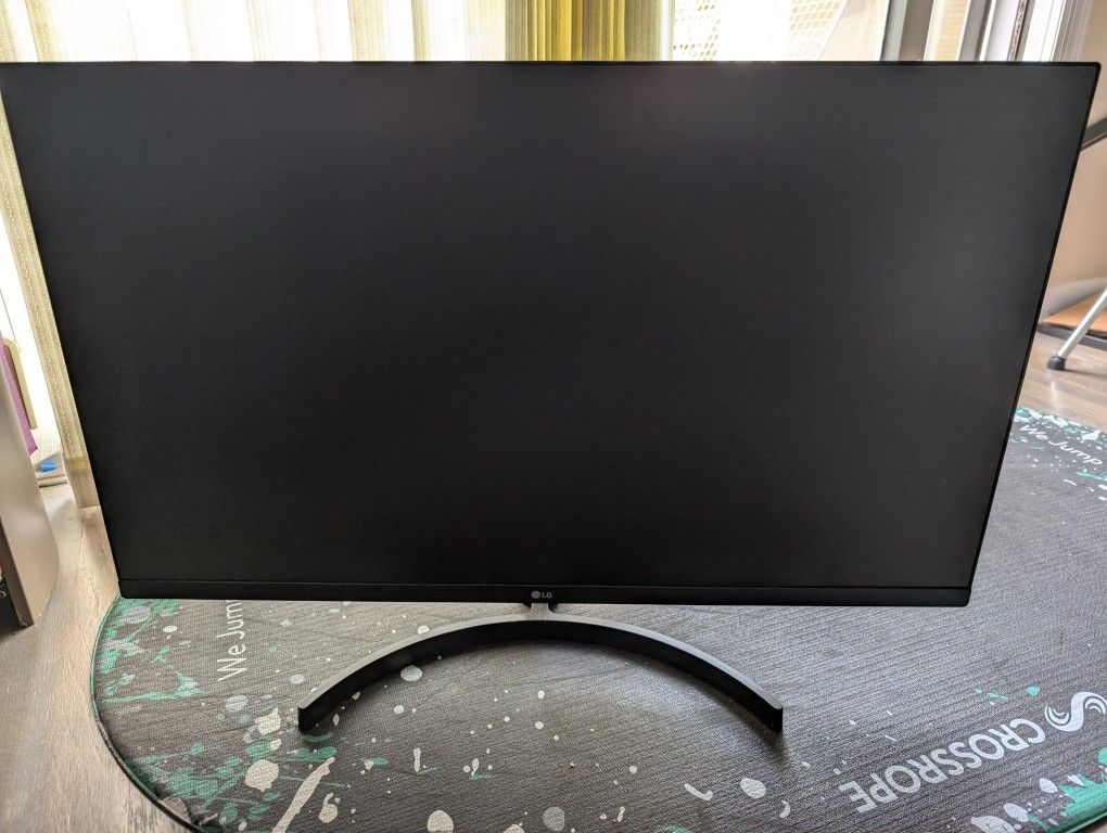LG Computer Monitor 32 Inch