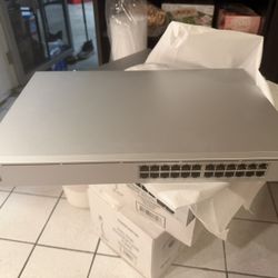 UniFi USW-Pro-24-POE Switch