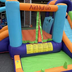 Bouncy House W Air Pump