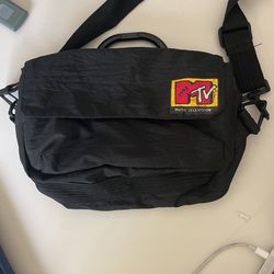 Rare MTV Bag: Multiple Compartments