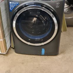 27"Brand New GE 2 In One Washer&  Dryer combo( Electri) 