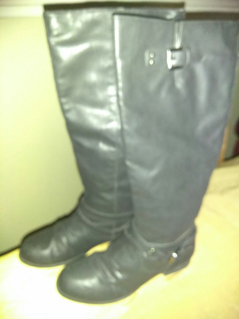 Wet Seal boots size8