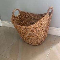 Blanket Basket/laundry Basket! 