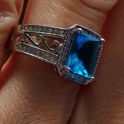 Gorgeous 🆕 Sterling Silver London Topaz Halo 😇 💍 Ring!