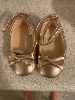 Baby girl shoes make offer