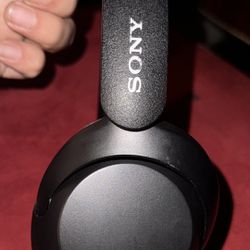 sony headphone Sony - WHXB910N Wireless Noise Cancelling Over-The-Ear Headphones - Black 