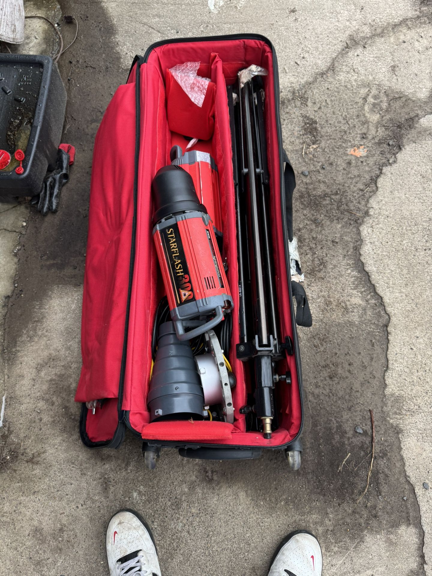 Photoflex Dual Kit With Umbrellas And Stands