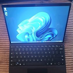 Microsoft Surface PRO 8 12.3" 2880x1920 Intel Core i5-1135G7 8 GB RAM 256 GB SSD Intel Iris Xe Graphics Windows 11