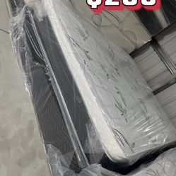 Queen Size Pillow Top Mattress With Box Spring Included 