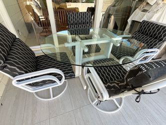 Patio Dining Set - Table + 4 Chairs