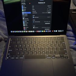 M3 MacBook Air 16GB 512gb SSD 10 Core GPU Midnight Black
