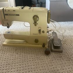 Bernina 730 Record Sewing Machine. Parts Or Repair