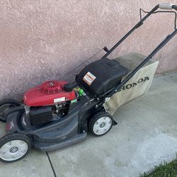Honda HRX 217 Self Propelled Gas Lawn Mower