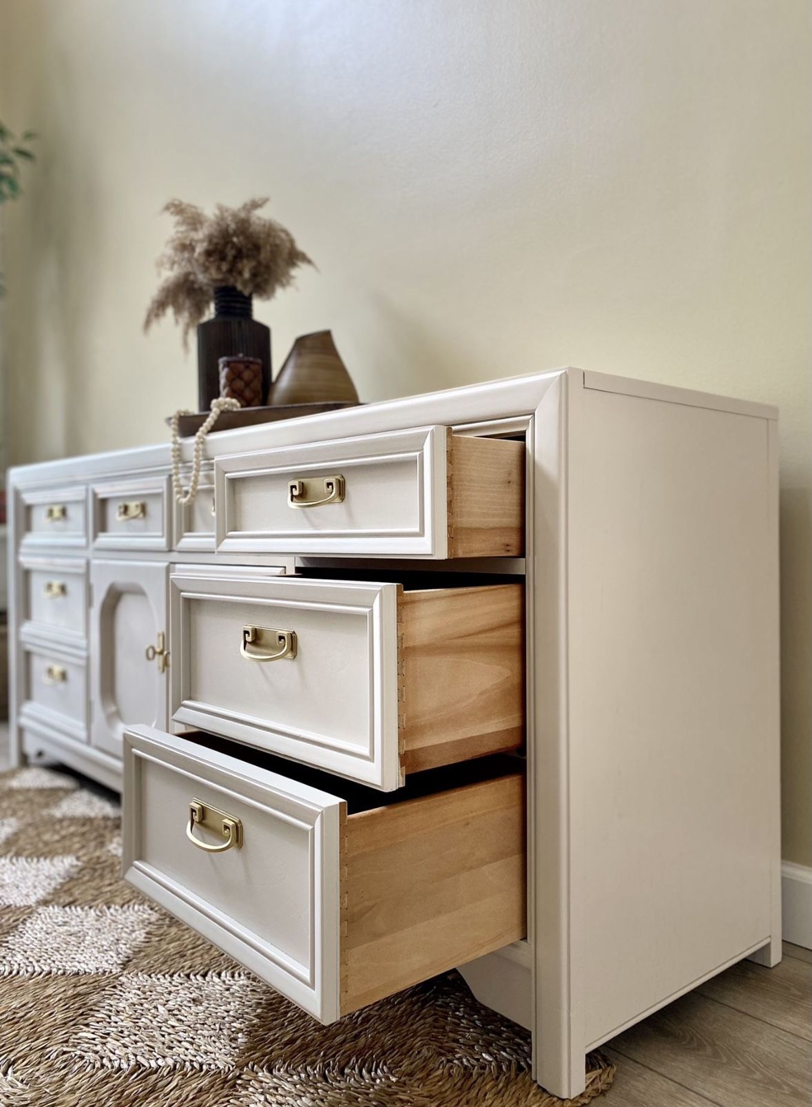 Thomasville Dresser/Dresser/White Dresser/Credenza/Buffet/Sideboard/Coastal/Beach/Console Table/TV Stand