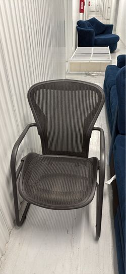 Herman Miller Aeron Side Chair size b desk chair