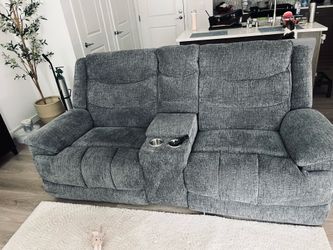 Living spaces recliner couch