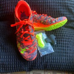  (Brand New) Under-armor Brigade XC Low Phoenix