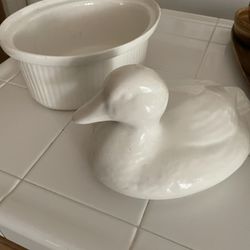 Rare Swan  Vintage Casserole Dish 
