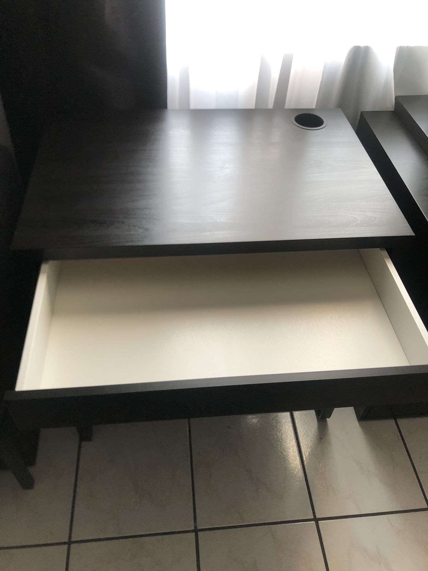 MICKE Desk