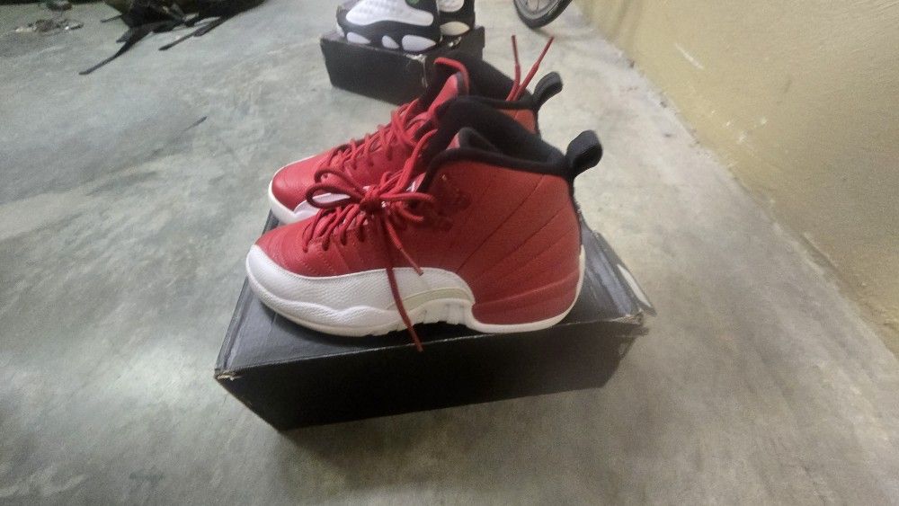 Air Jordan 12 Retro "Gym Red" 6.5Y