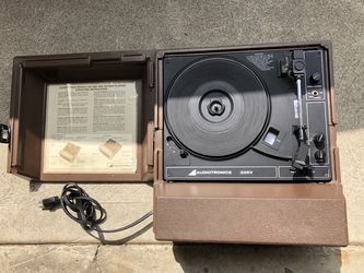 Turn table record player vintage $80