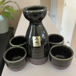 Brand New Saki Set