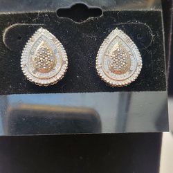 Genuine Diamond Stud Teardrop Shape, Earrings 