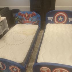 2 Twin Beds 