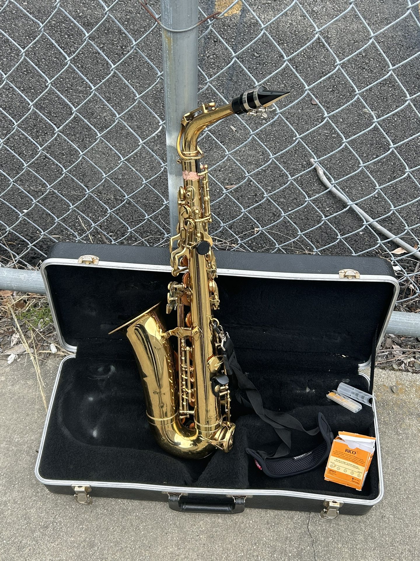 Antigua Winds Saxophone W/ Case & Accessories