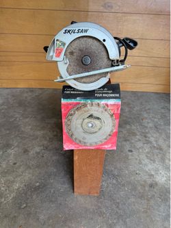 Skil saw and blade 7 1/4 inch