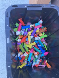 Large Box Of Vintage Pez Dispensers 