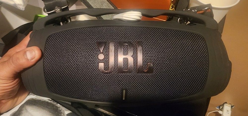Jbl Extreme 3 With Carrying Case And Strap
