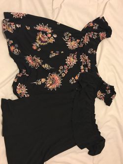 2 Old Navy off the shoulder tops size medium