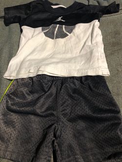 Toddler Boy Set Jordan Size 12 Months