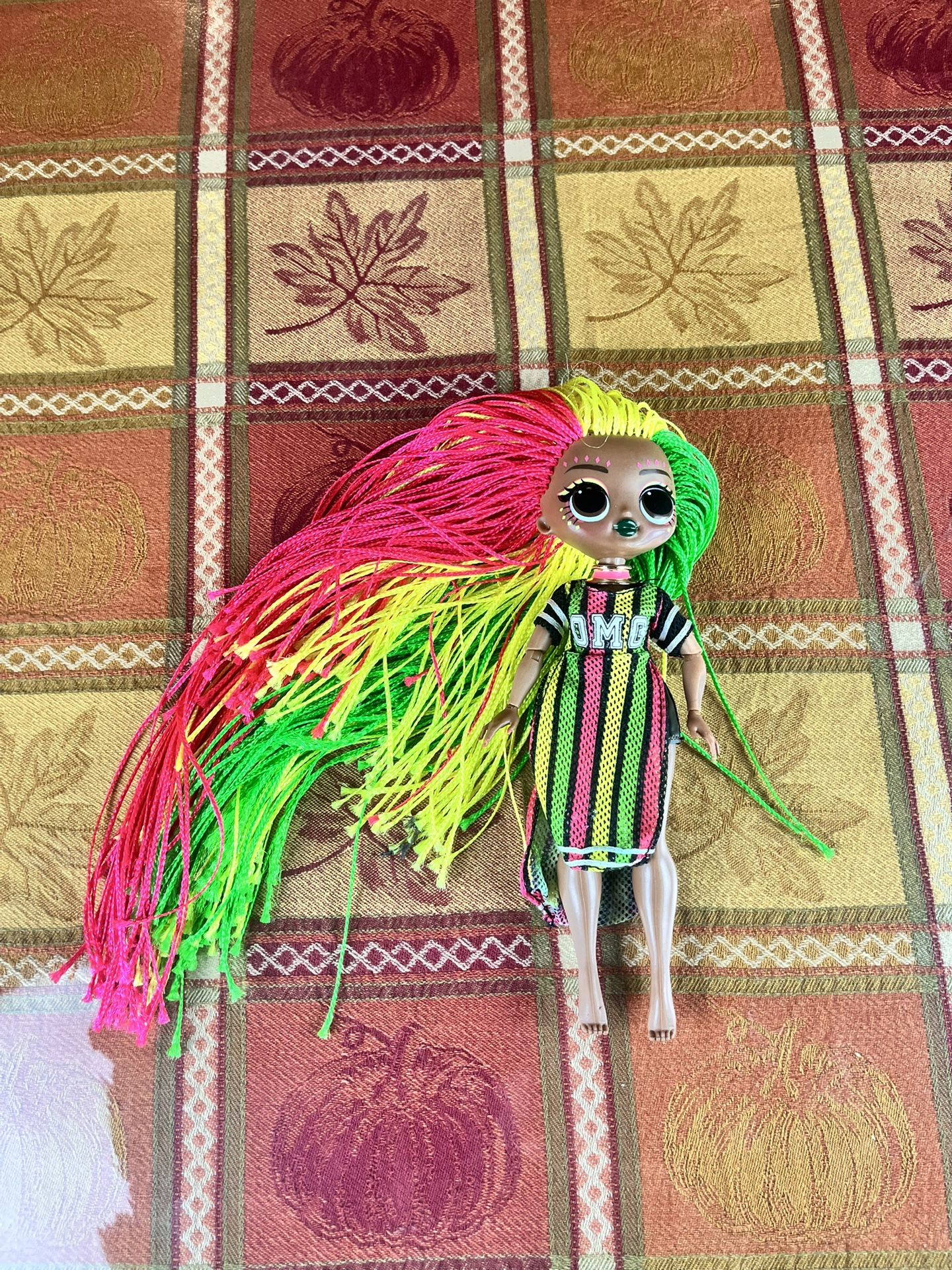 LOL Surprise OMG Queens Sways fashion doll 