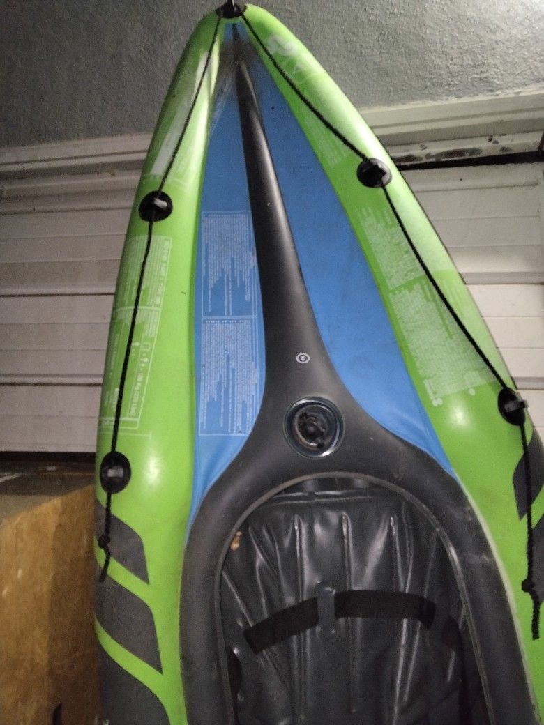Kayak With Air Missing Batter Used It 1 Time