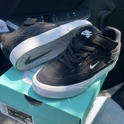 Nike Sb Kids Shoe