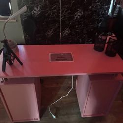 Manicure Table
