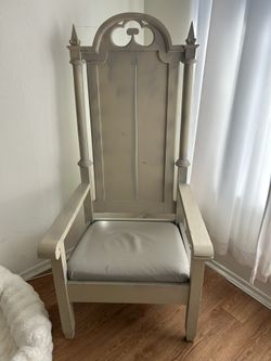 King Chair