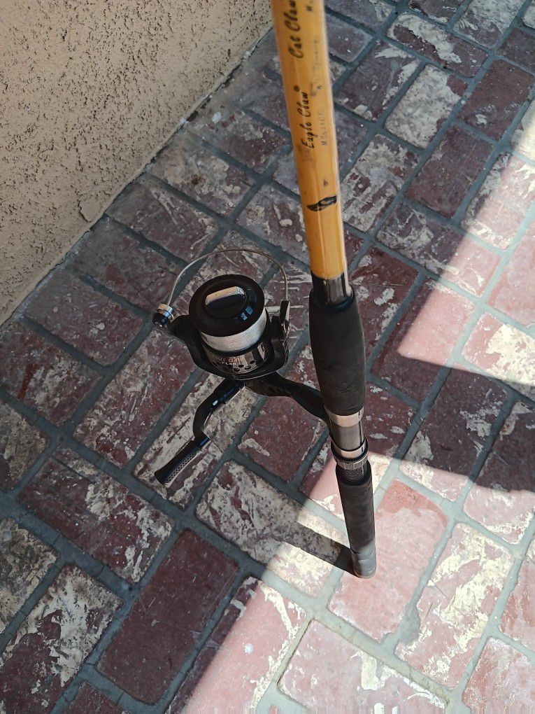 Salt Water Rod And Reel By Eagle Claw for Sale in Long Beach, CA