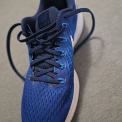 NIKE  AIR ZOOM