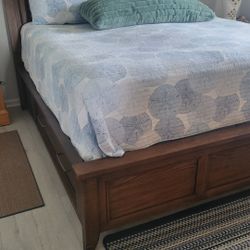 Wooden King Bed With Storage Drawers