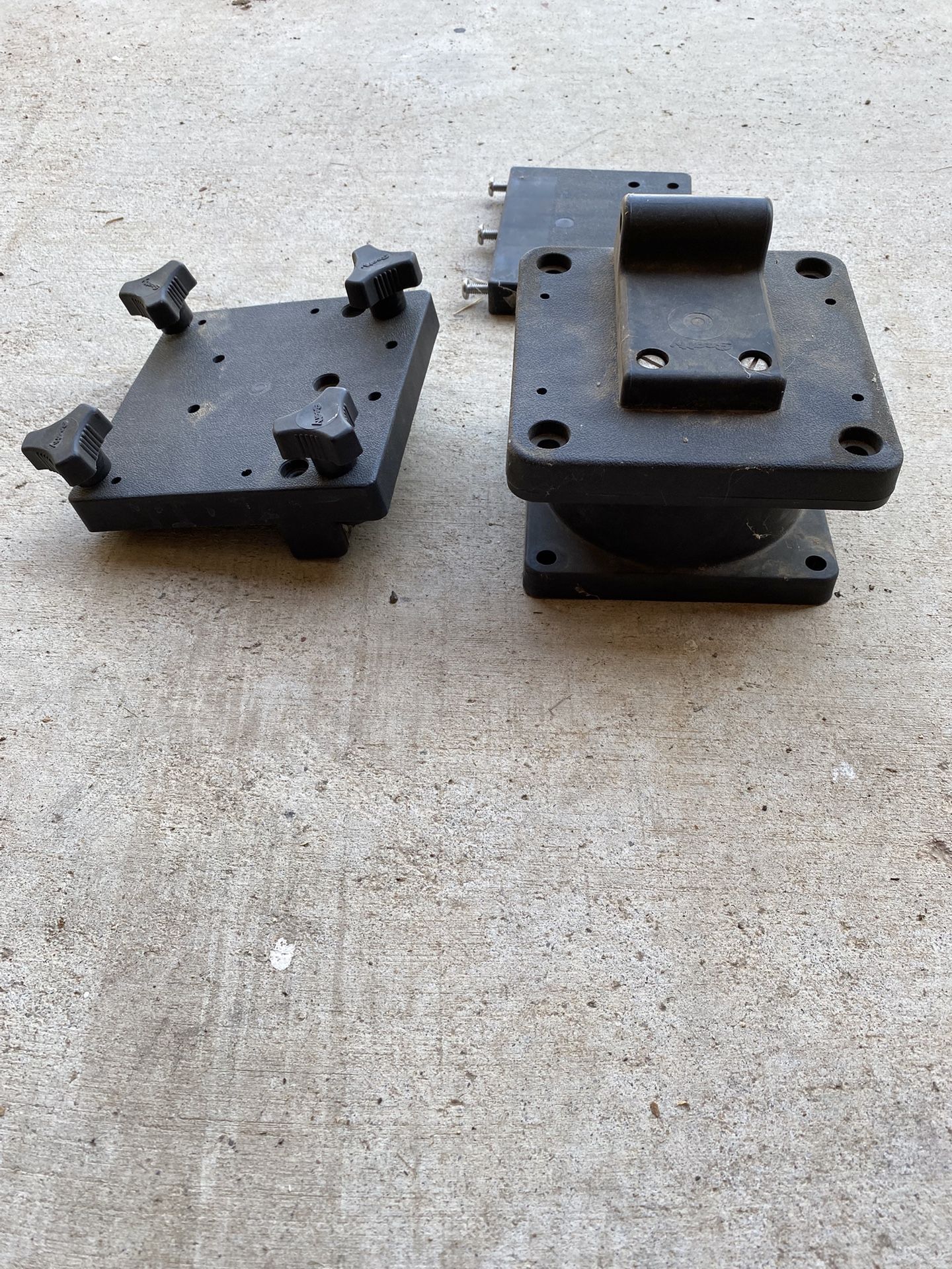 Scotty Swivel Base And Mounting Bracket For Electric Downrigger