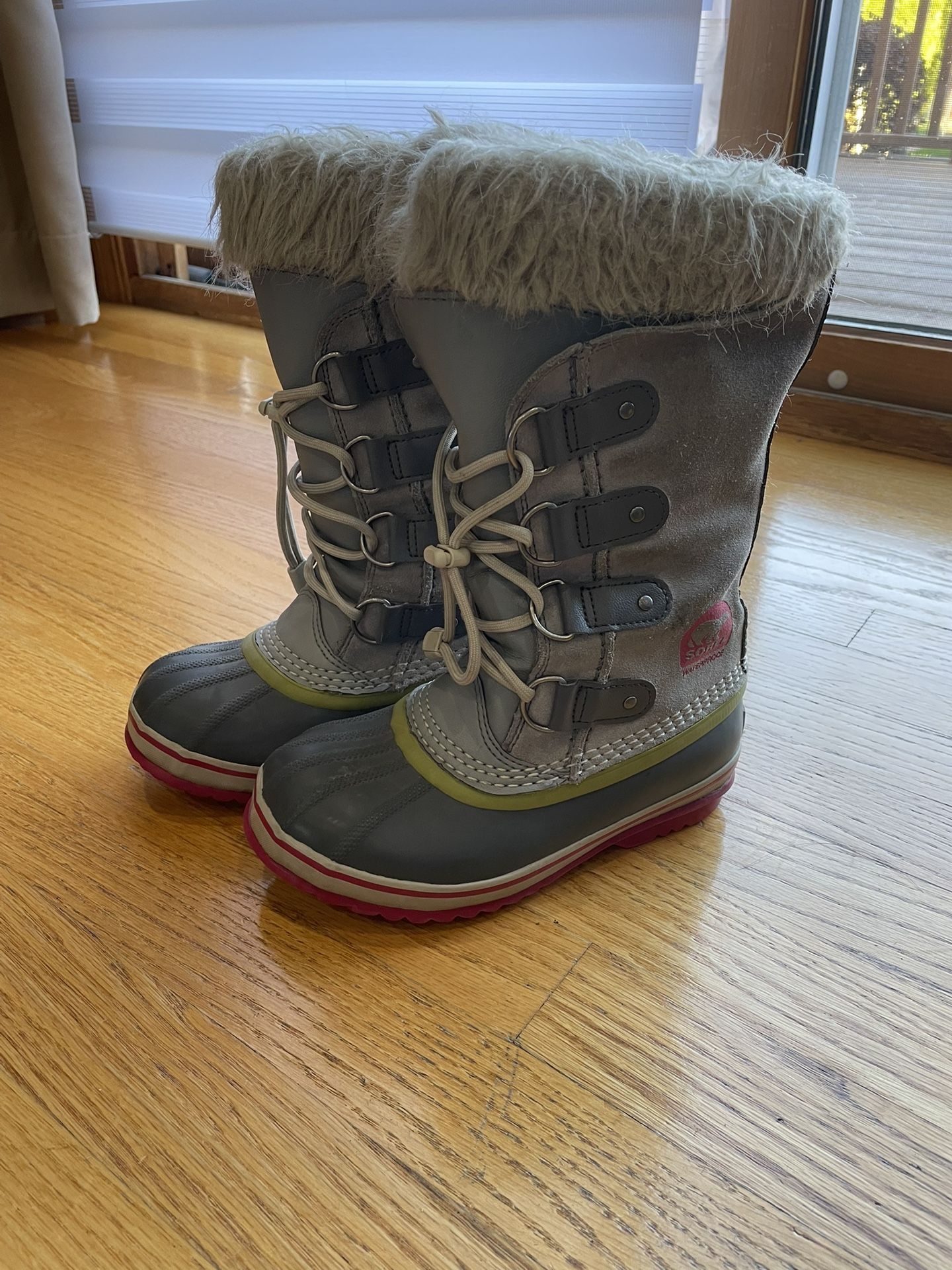 Girls Sorel Boots Size 1