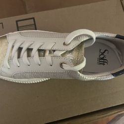 Women’s shoe size 6 1/2