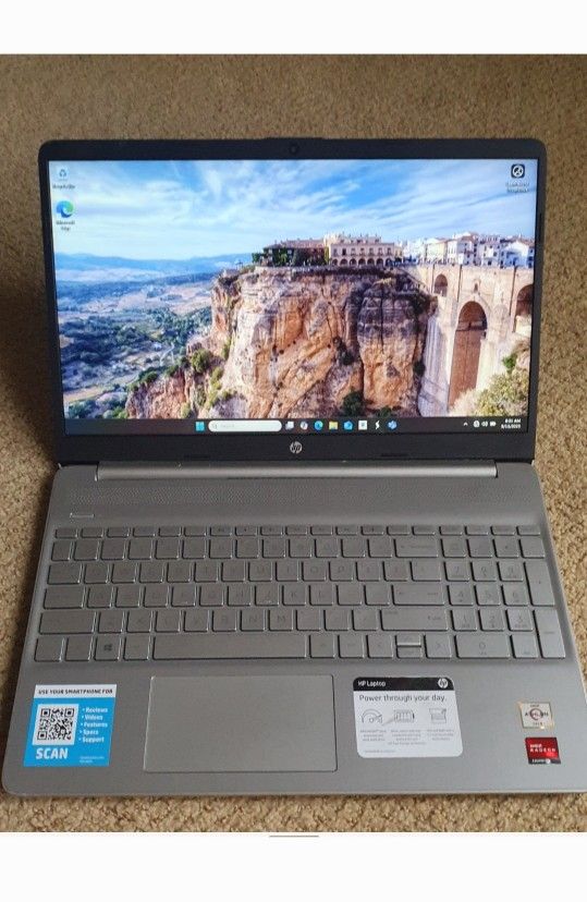 HP Laptop 15.6" Screen Ef1XXX AMD Athlon Gold